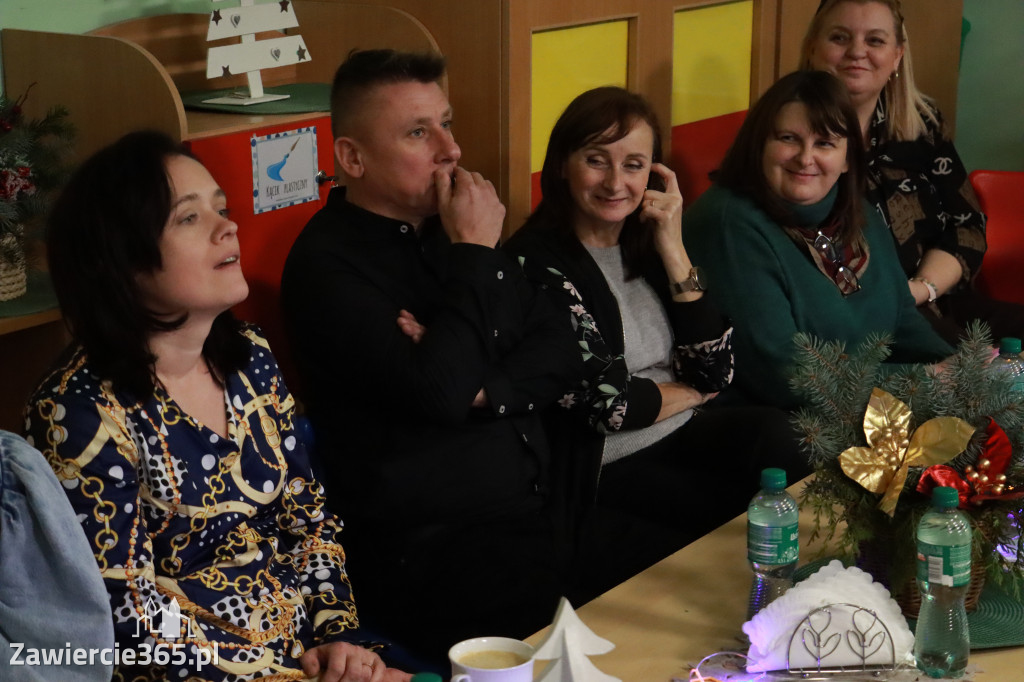 Fotorelacja: Spotkanie Grupy Wsparcia dla rodziców dzieci z niepełnosprawnościami w Przedszkolu nr 3 w Zawierciu