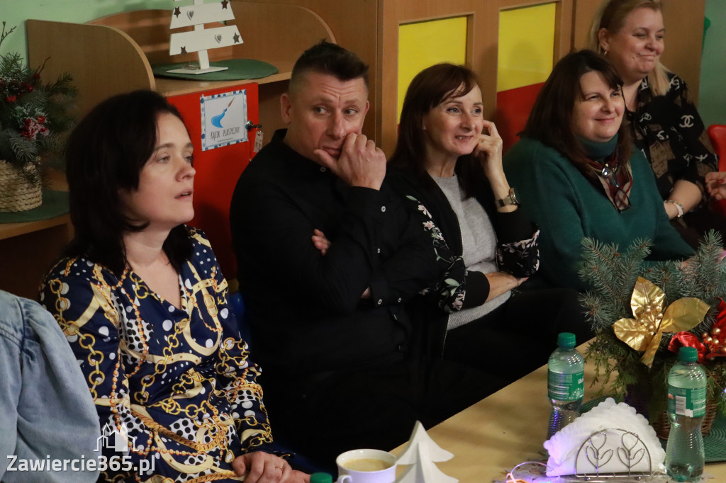 Fotorelacja: Spotkanie Grupy Wsparcia dla rodziców dzieci z niepełnosprawnościami w Przedszkolu nr 3 w Zawierciu