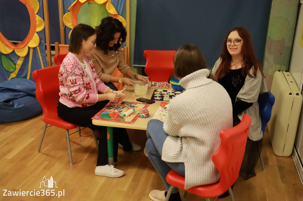 Fotorelacja: Spotkanie Grupy Wsparcia dla rodziców dzieci z niepełnosprawnościami w Przedszkolu nr 3 w Zawierciu