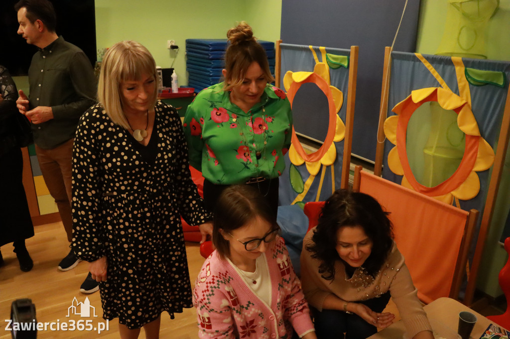 Fotorelacja: Spotkanie Grupy Wsparcia dla rodziców dzieci z niepełnosprawnościami w Przedszkolu nr 3 w Zawierciu