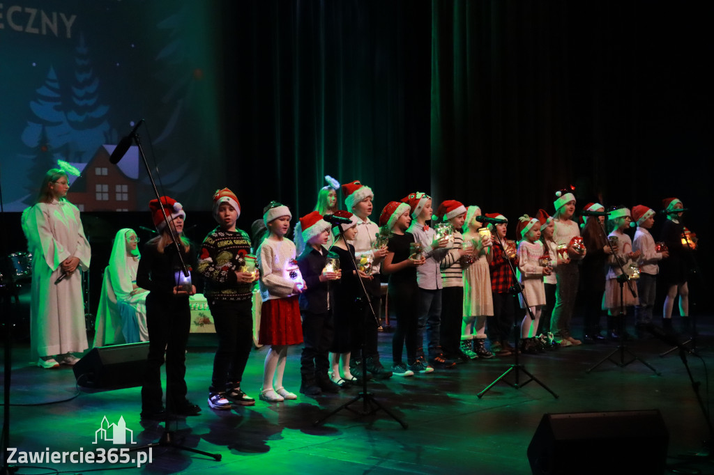 Fotorelacja: Koncert Świąteczny Szkoły Muzycznej i SP3 w MOK Zawiercie