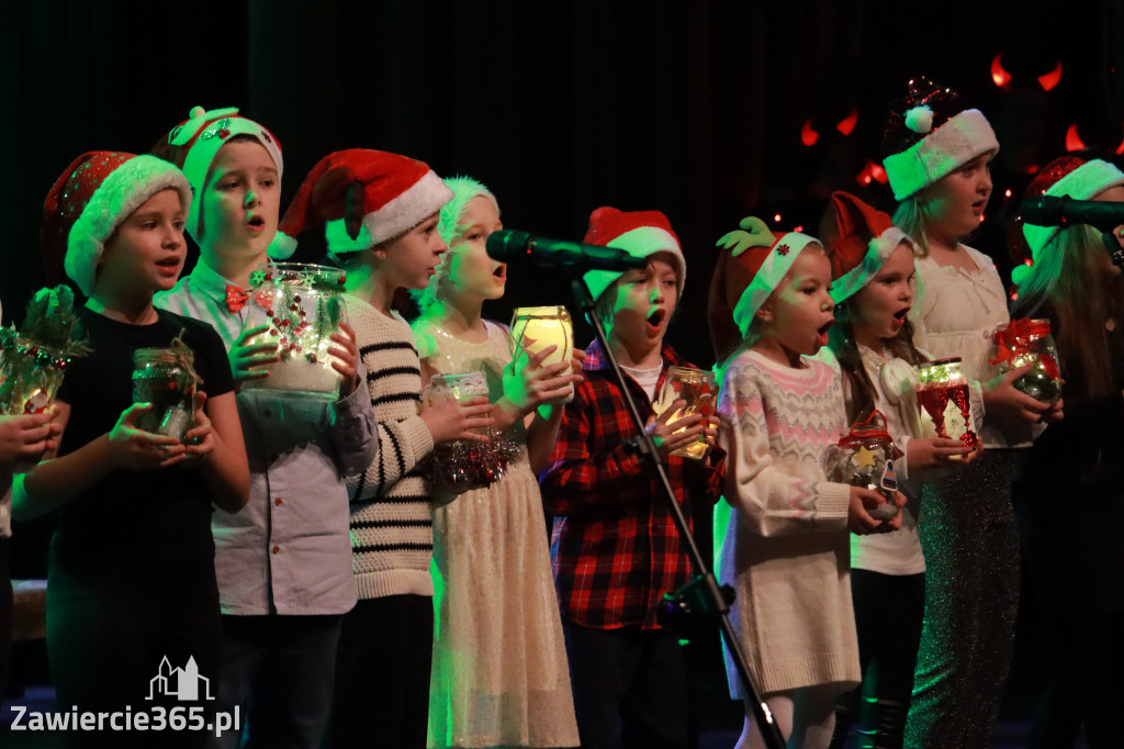 Fotorelacja: Koncert Świąteczny Szkoły Muzycznej i SP3 w MOK Zawiercie