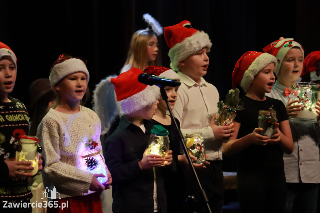 Fotorelacja: Koncert Świąteczny Szkoły Muzycznej i SP3 w MOK Zawiercie