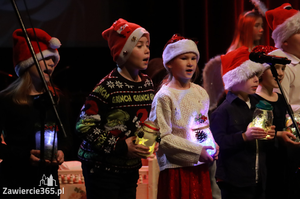 Fotorelacja: Koncert Świąteczny Szkoły Muzycznej i SP3 w MOK Zawiercie