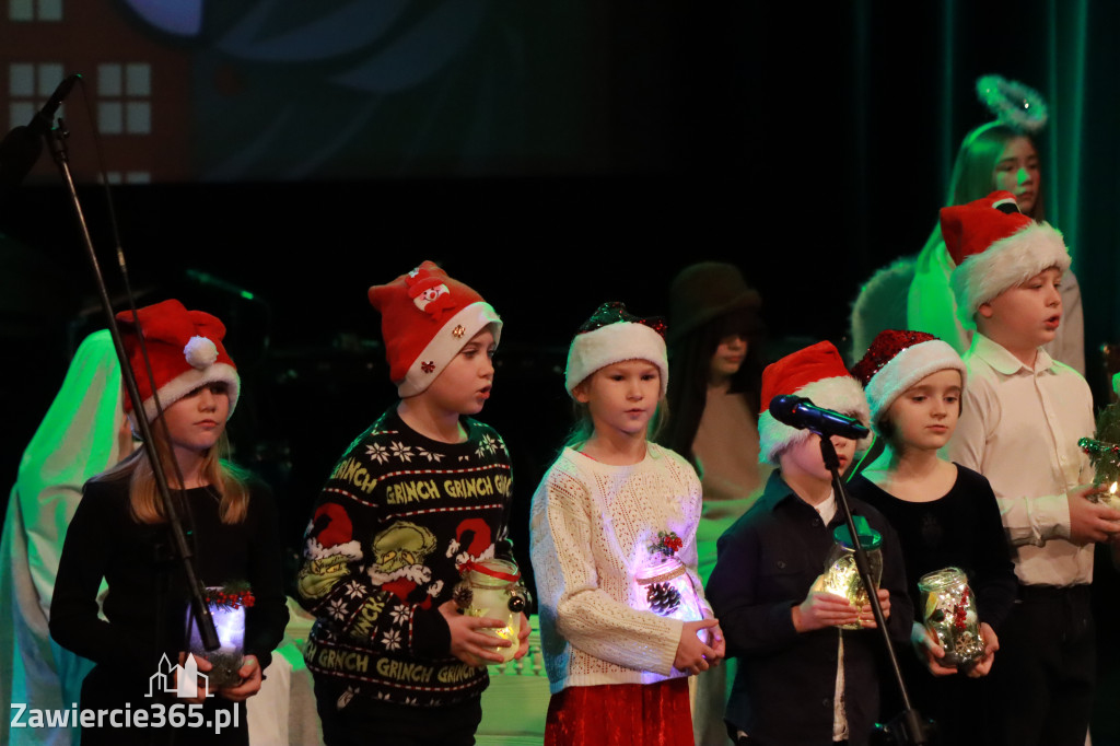 Fotorelacja: Koncert Świąteczny Szkoły Muzycznej i SP3 w MOK Zawiercie