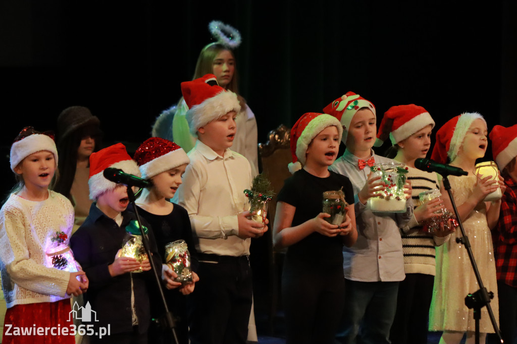 Fotorelacja: Koncert Świąteczny Szkoły Muzycznej i SP3 w MOK Zawiercie
