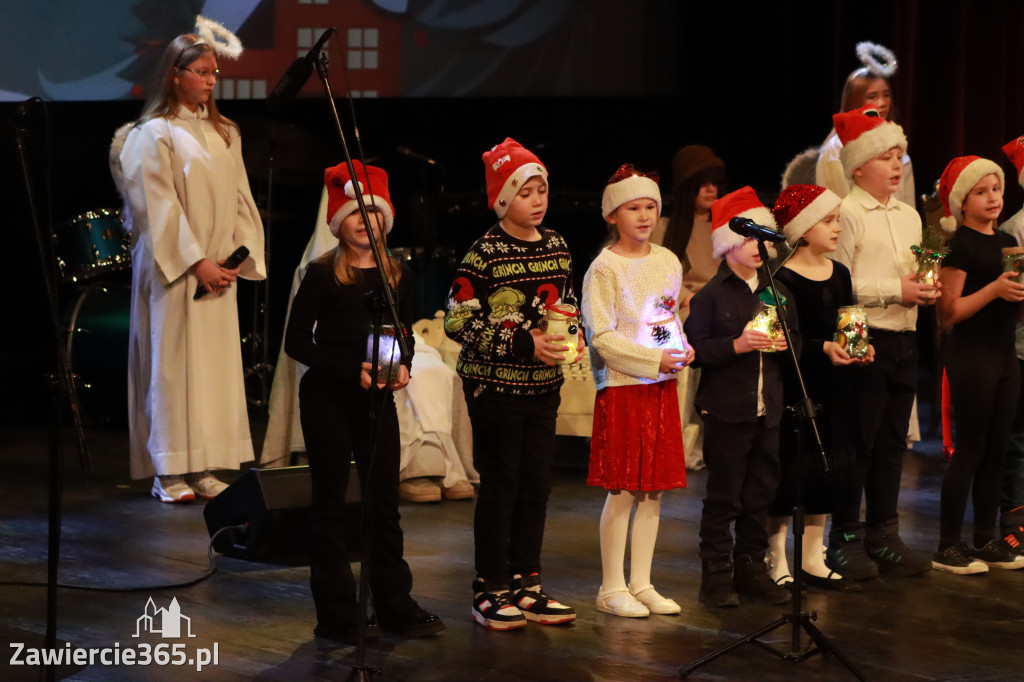Fotorelacja: Koncert Świąteczny Szkoły Muzycznej i SP3 w MOK Zawiercie