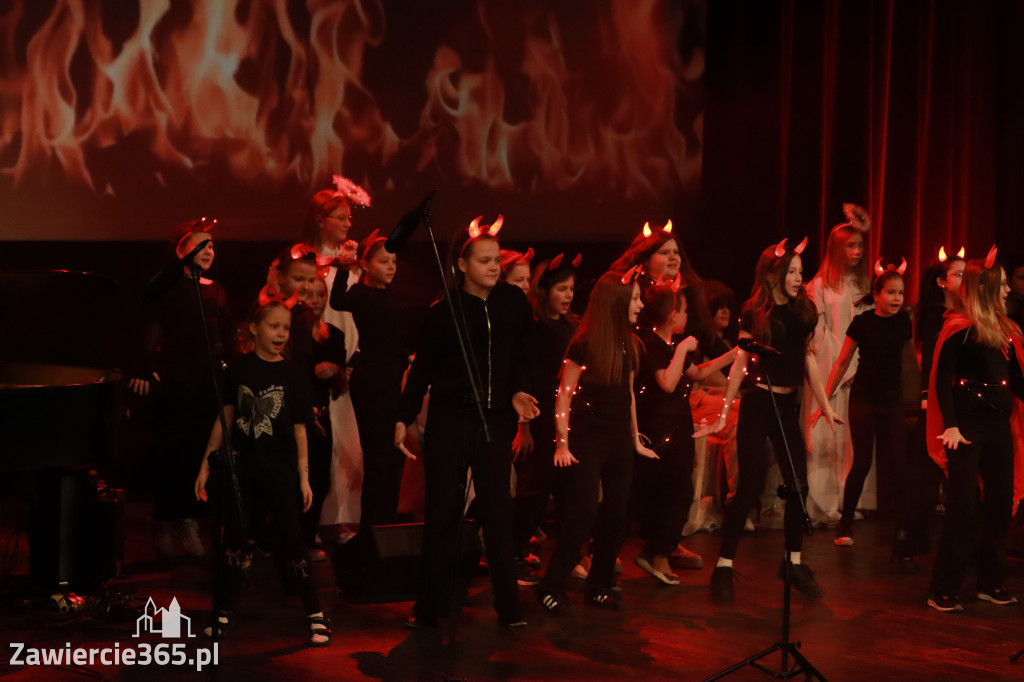 Fotorelacja: Koncert Świąteczny Szkoły Muzycznej i SP3 w MOK Zawiercie