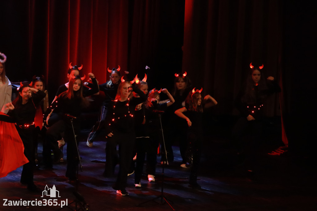 Fotorelacja: Koncert Świąteczny Szkoły Muzycznej i SP3 w MOK Zawiercie