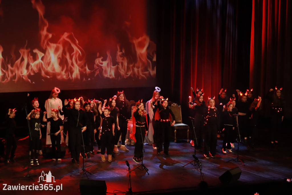 Fotorelacja: Koncert Świąteczny Szkoły Muzycznej i SP3 w MOK Zawiercie