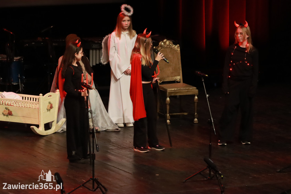 Fotorelacja: Koncert Świąteczny Szkoły Muzycznej i SP3 w MOK Zawiercie