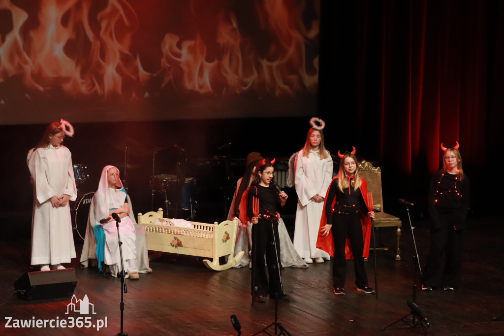 Fotorelacja: Koncert Świąteczny Szkoły Muzycznej i SP3 w MOK Zawiercie
