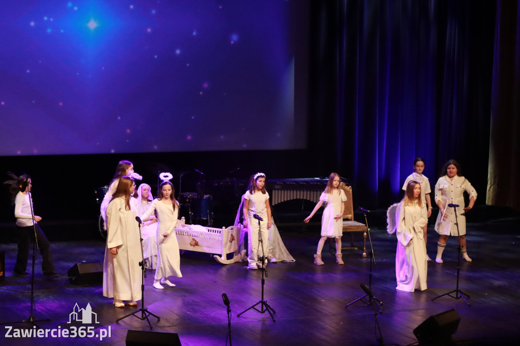 Fotorelacja: Koncert Świąteczny Szkoły Muzycznej i SP3 w MOK Zawiercie