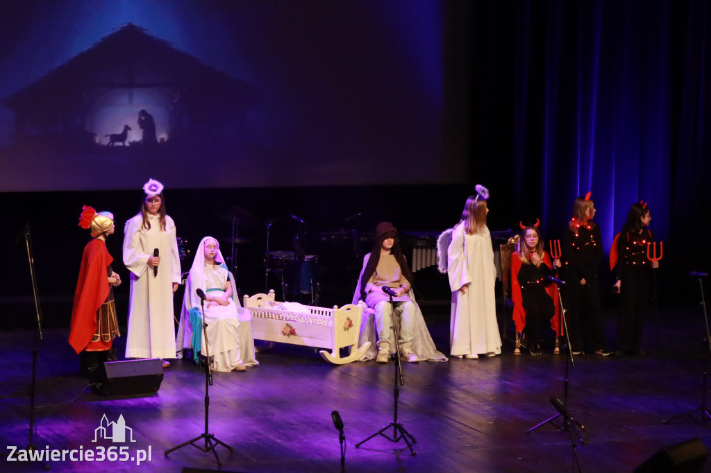 Fotorelacja: Koncert Świąteczny Szkoły Muzycznej i SP3 w MOK Zawiercie