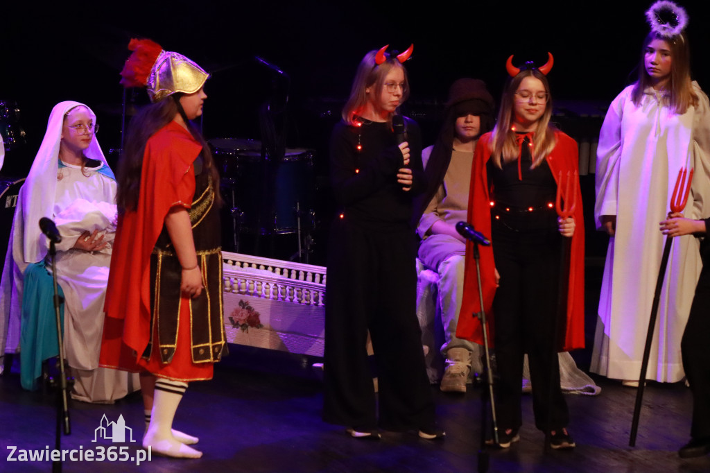 Fotorelacja: Koncert Świąteczny Szkoły Muzycznej i SP3 w MOK Zawiercie