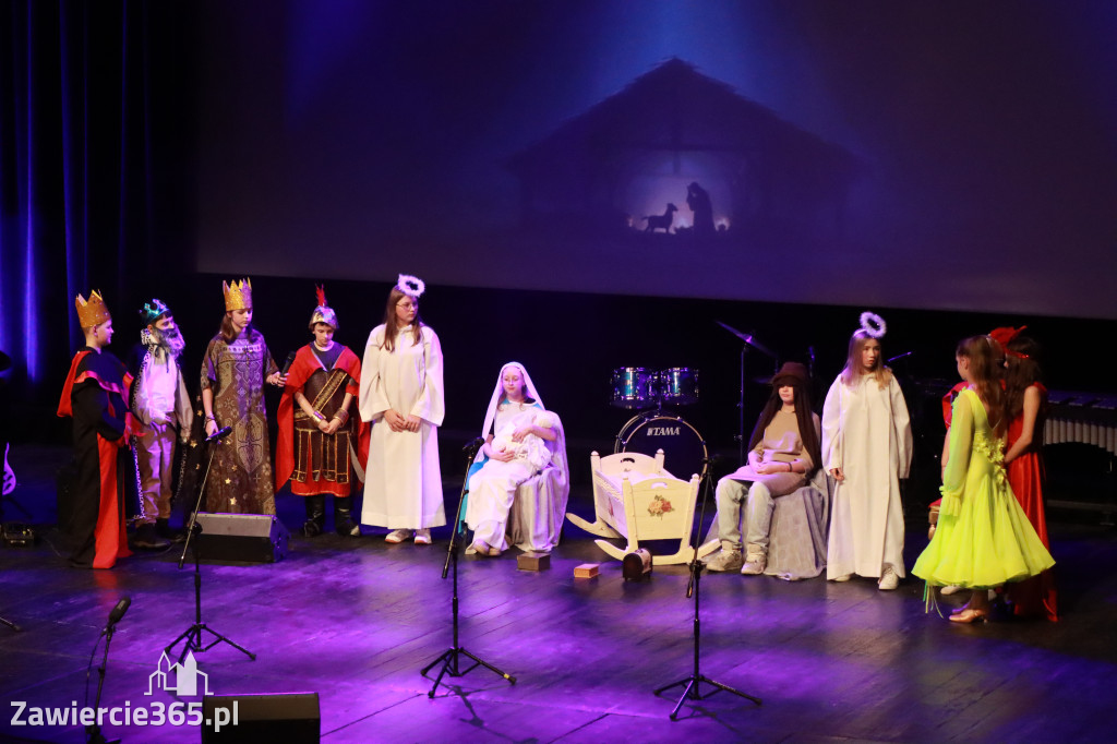 Fotorelacja: Koncert Świąteczny Szkoły Muzycznej i SP3 w MOK Zawiercie