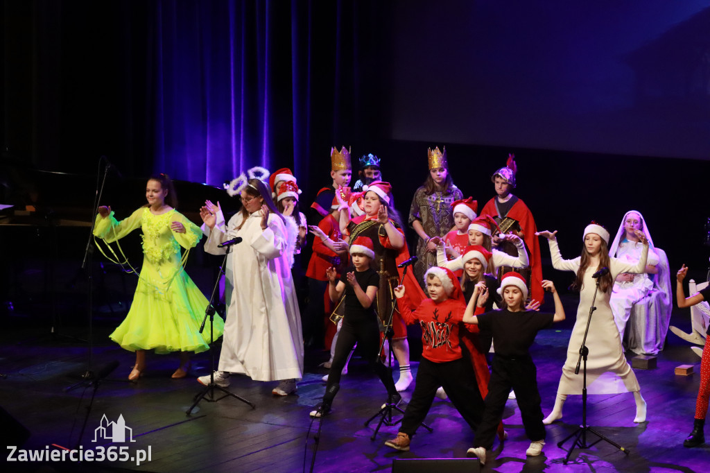 Fotorelacja: Koncert Świąteczny Szkoły Muzycznej i SP3 w MOK Zawiercie