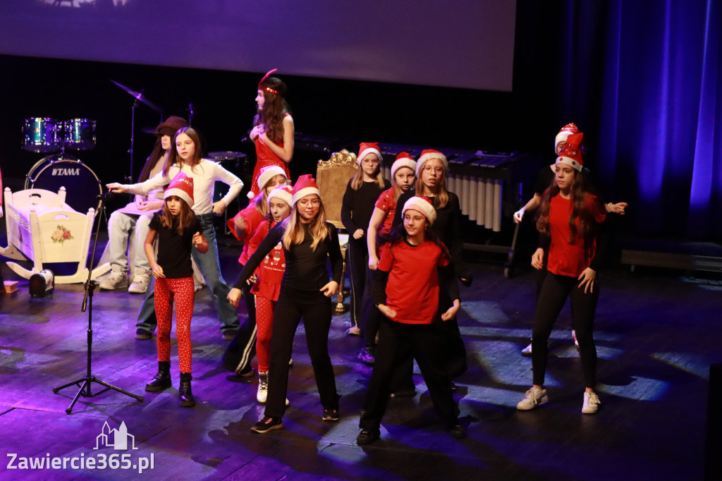 Fotorelacja: Koncert Świąteczny Szkoły Muzycznej i SP3 w MOK Zawiercie