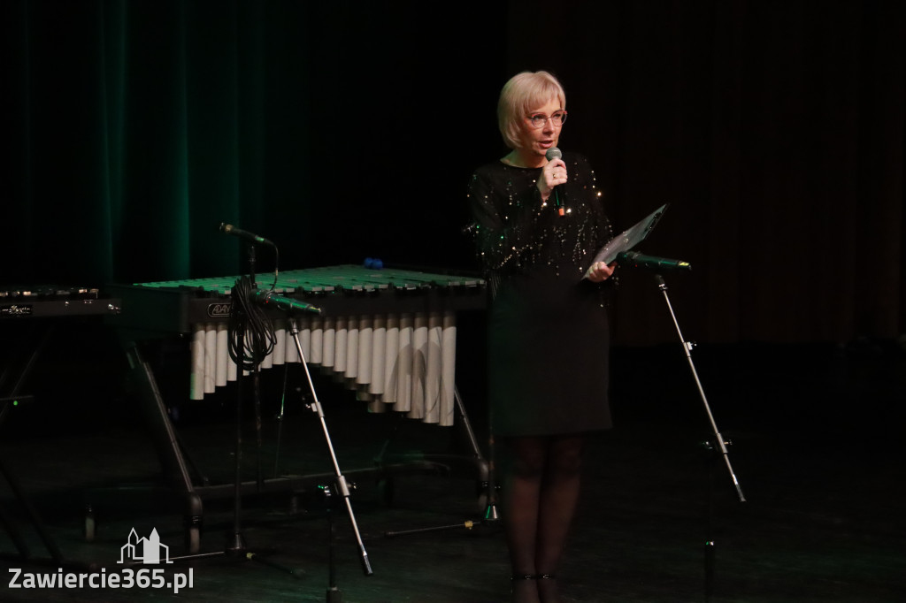 Fotorelacja: Koncert Świąteczny Szkoły Muzycznej i SP3 w MOK Zawiercie