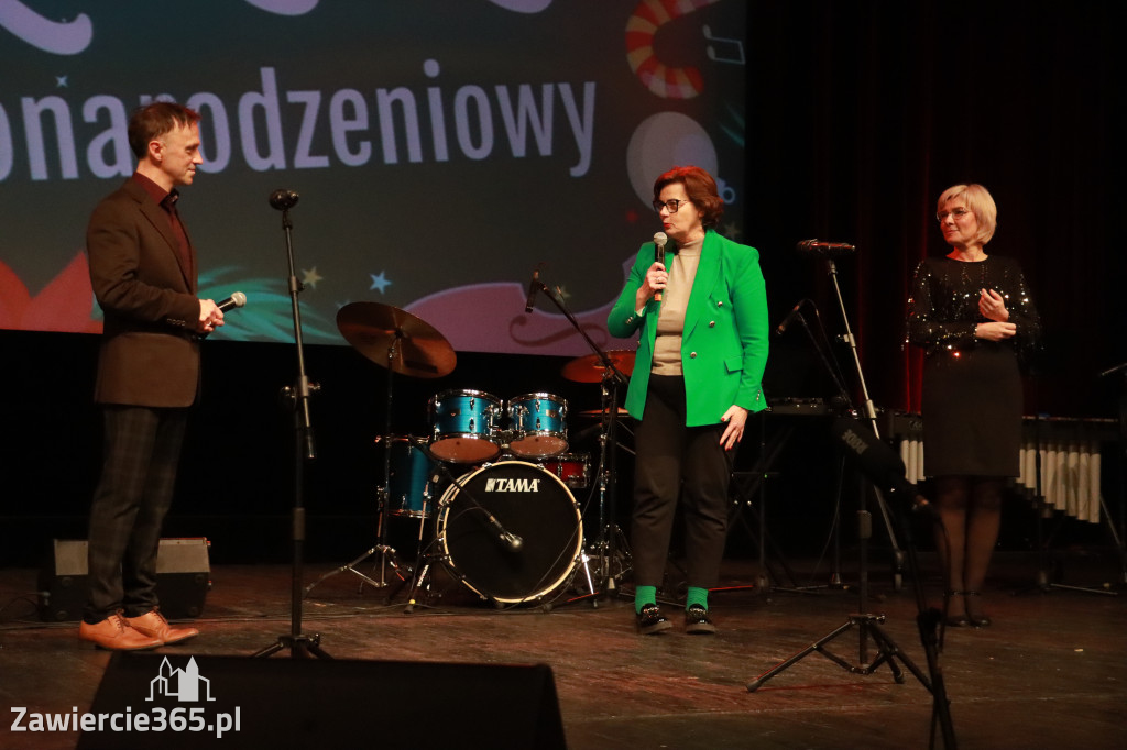 Fotorelacja: Koncert Świąteczny Szkoły Muzycznej i SP3 w MOK Zawiercie