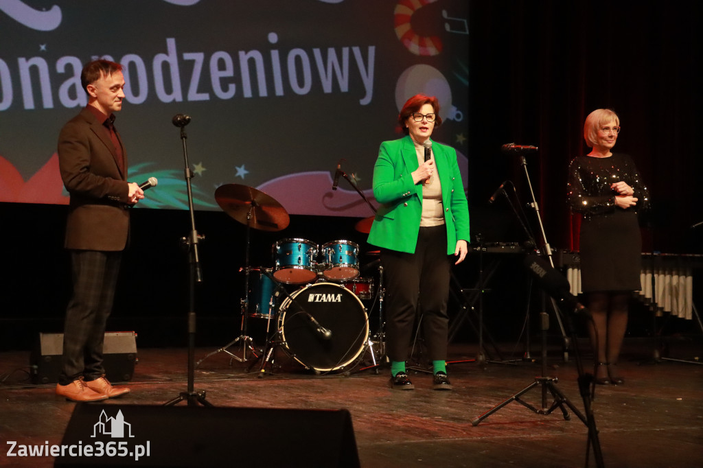 Fotorelacja: Koncert Świąteczny Szkoły Muzycznej i SP3 w MOK Zawiercie
