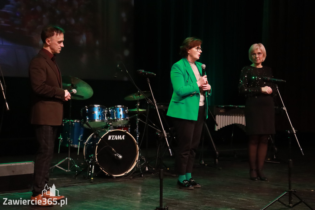 Fotorelacja: Koncert Świąteczny Szkoły Muzycznej i SP3 w MOK Zawiercie