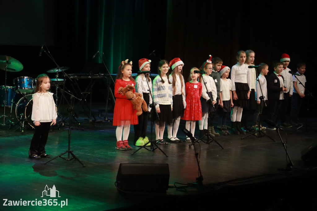 Fotorelacja: Koncert Świąteczny Szkoły Muzycznej i SP3 w MOK Zawiercie