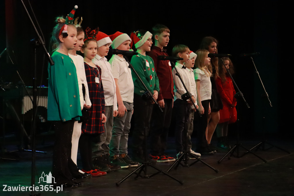 Fotorelacja: Koncert Świąteczny Szkoły Muzycznej i SP3 w MOK Zawiercie