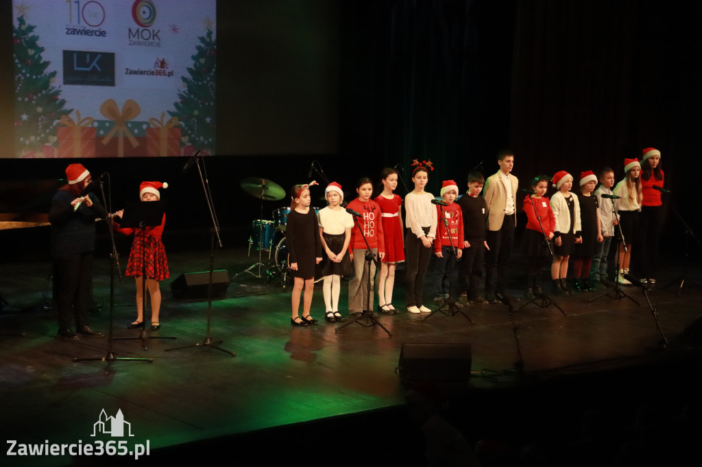 Fotorelacja: Koncert Świąteczny Szkoły Muzycznej i SP3 w MOK Zawiercie
