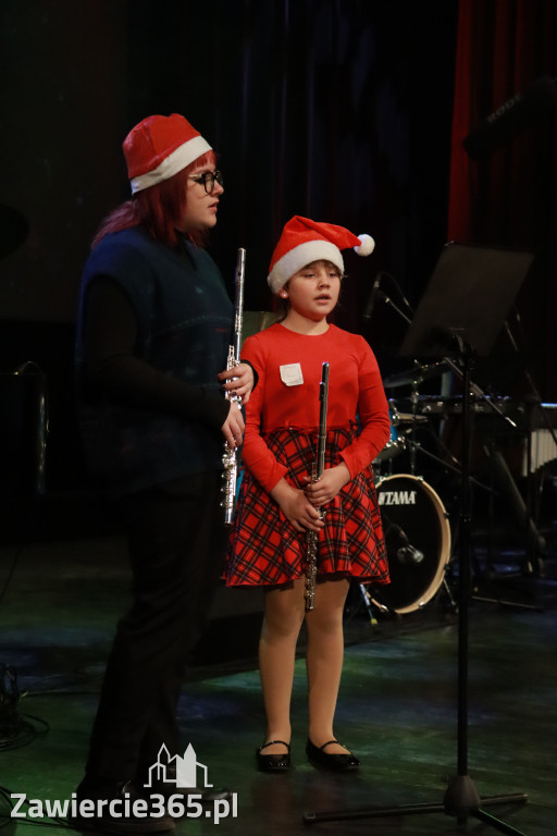 Fotorelacja: Koncert Świąteczny Szkoły Muzycznej i SP3 w MOK Zawiercie