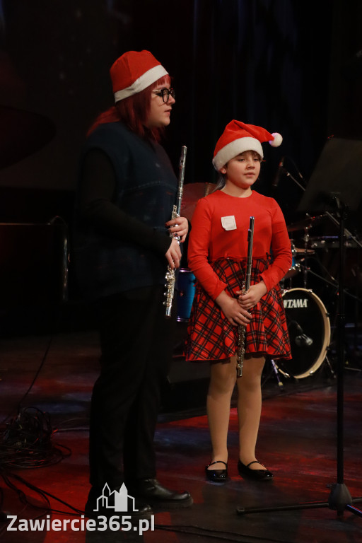 Fotorelacja: Koncert Świąteczny Szkoły Muzycznej i SP3 w MOK Zawiercie