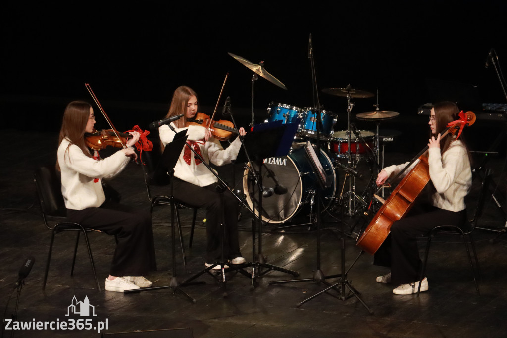 Fotorelacja: Koncert Świąteczny Szkoły Muzycznej i SP3 w MOK Zawiercie