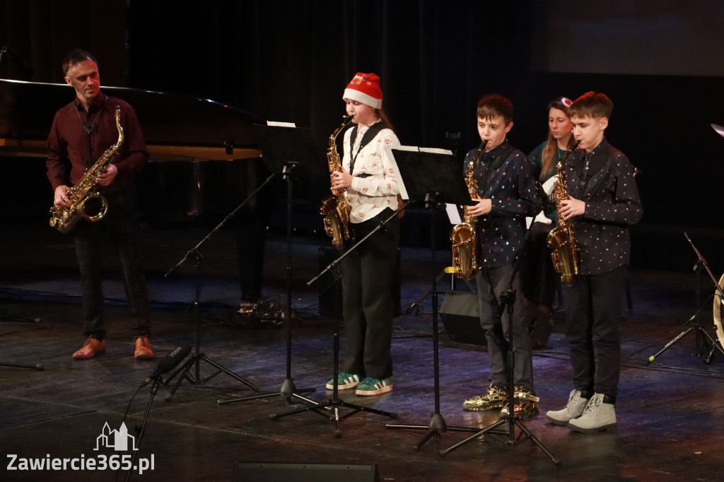 Fotorelacja: Koncert Świąteczny Szkoły Muzycznej i SP3 w MOK Zawiercie