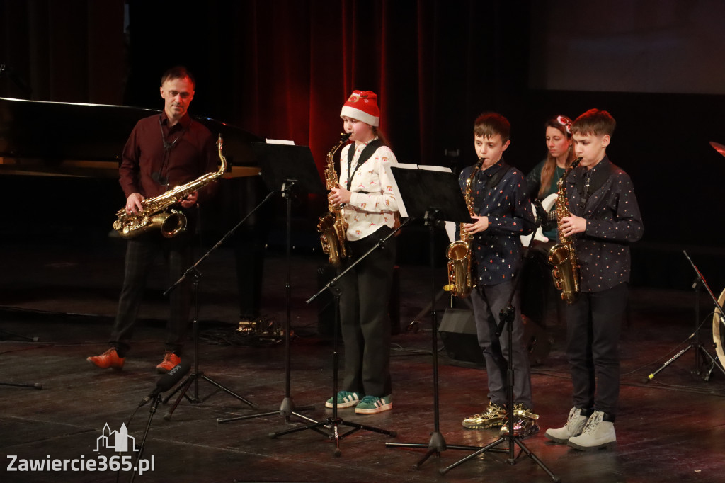 Fotorelacja: Koncert Świąteczny Szkoły Muzycznej i SP3 w MOK Zawiercie