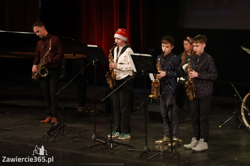 Fotorelacja: Koncert Świąteczny Szkoły Muzycznej i SP3 w MOK Zawiercie