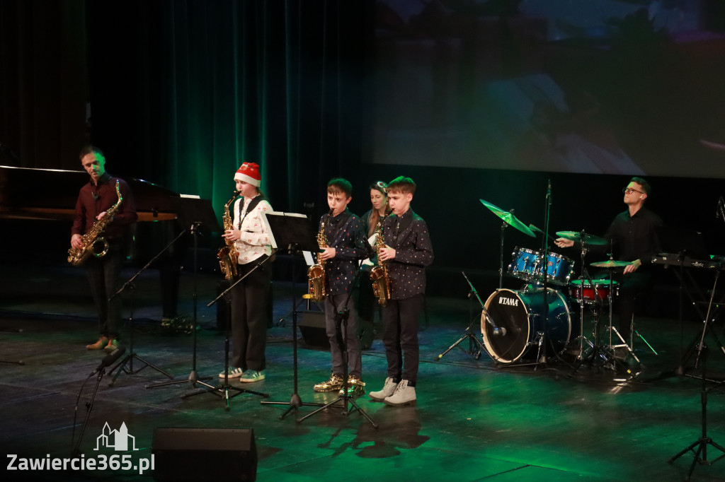 Fotorelacja: Koncert Świąteczny Szkoły Muzycznej i SP3 w MOK Zawiercie