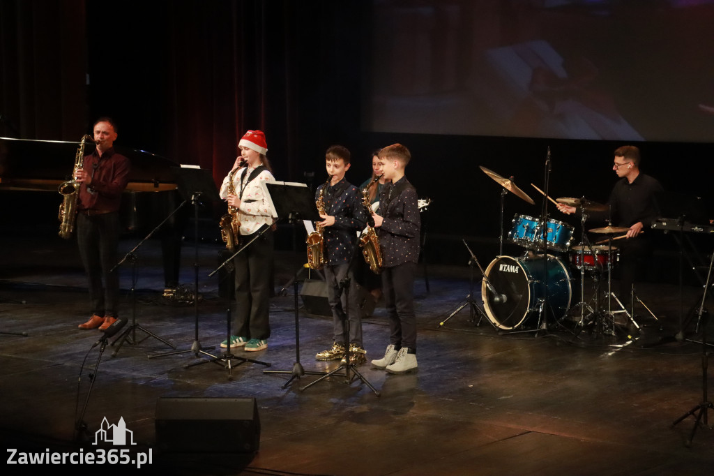 Fotorelacja: Koncert Świąteczny Szkoły Muzycznej i SP3 w MOK Zawiercie