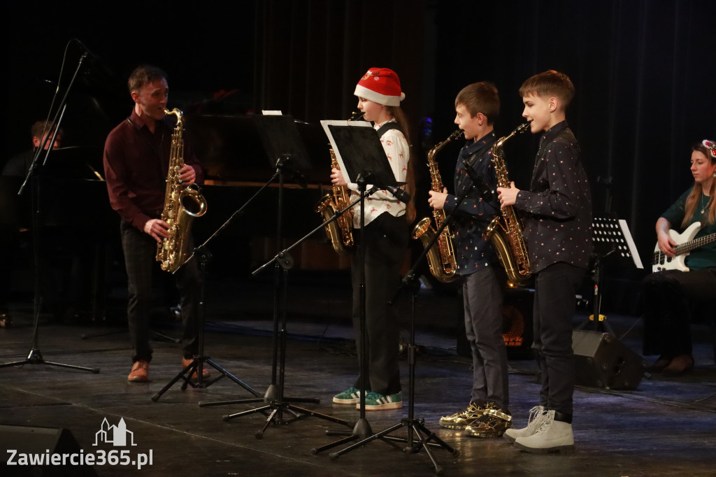 Fotorelacja: Koncert Świąteczny Szkoły Muzycznej i SP3 w MOK Zawiercie
