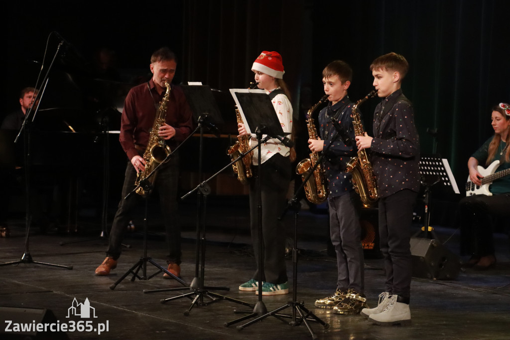 Fotorelacja: Koncert Świąteczny Szkoły Muzycznej i SP3 w MOK Zawiercie