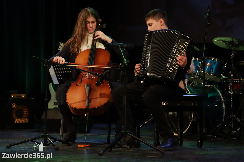 Fotorelacja: Koncert Świąteczny Szkoły Muzycznej i SP3 w MOK Zawiercie