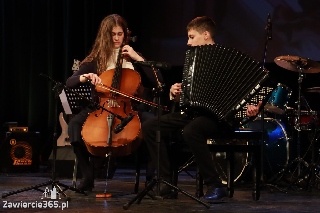 Fotorelacja: Koncert Świąteczny Szkoły Muzycznej i SP3 w MOK Zawiercie