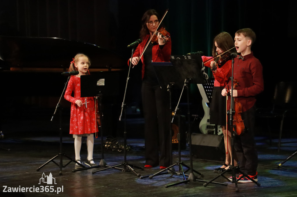 Fotorelacja: Koncert Świąteczny Szkoły Muzycznej i SP3 w MOK Zawiercie
