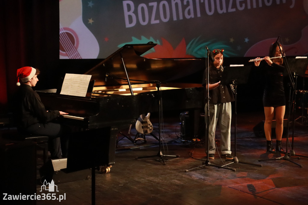 Fotorelacja: Koncert Świąteczny Szkoły Muzycznej i SP3 w MOK Zawiercie