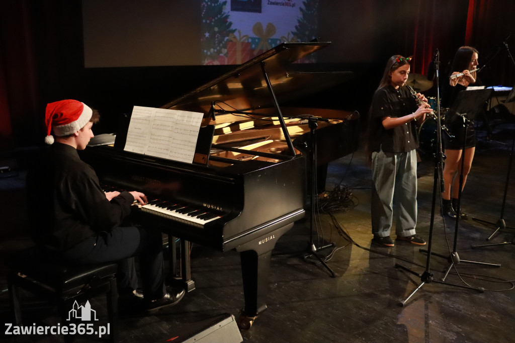 Fotorelacja: Koncert Świąteczny Szkoły Muzycznej i SP3 w MOK Zawiercie