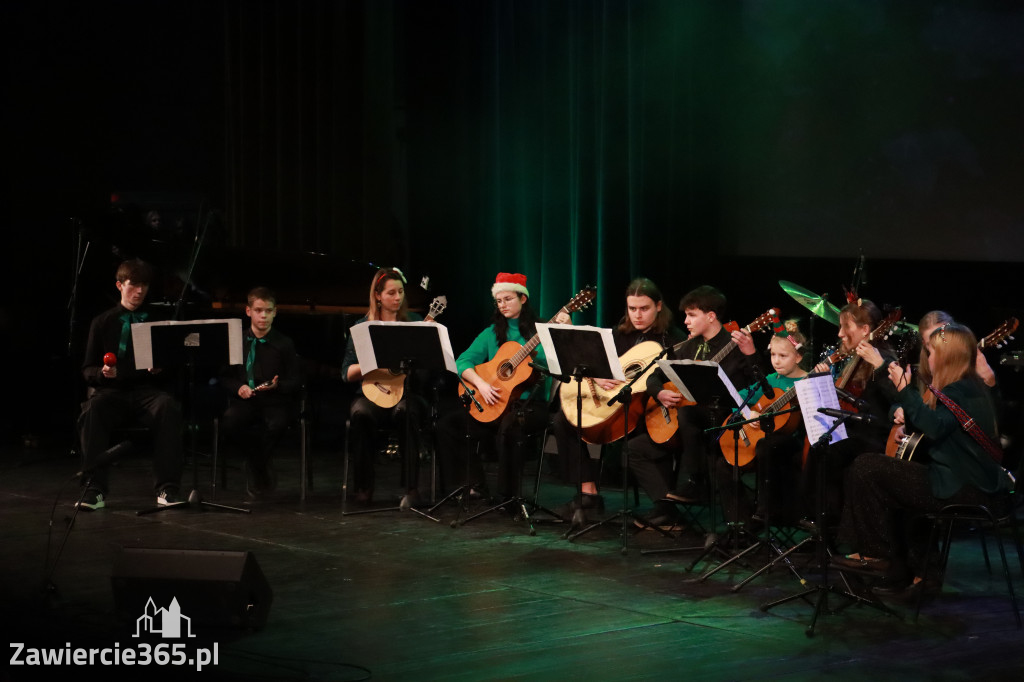 Fotorelacja: Koncert Świąteczny Szkoły Muzycznej i SP3 w MOK Zawiercie