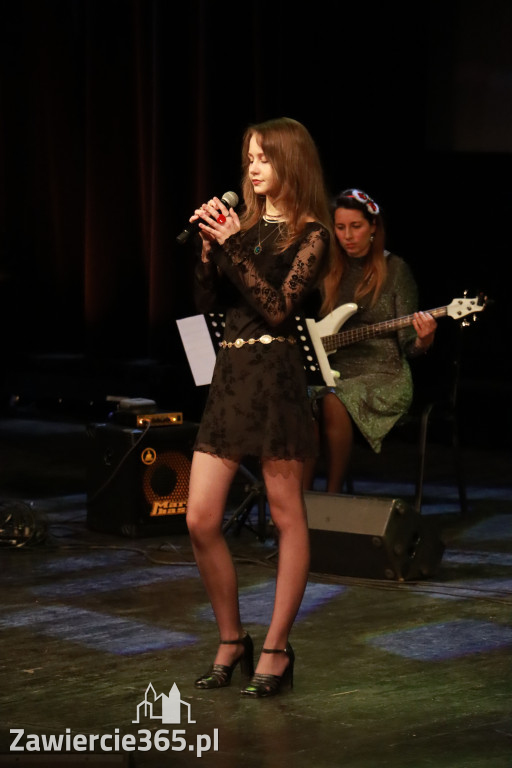 Fotorelacja: Koncert Świąteczny Szkoły Muzycznej i SP3 w MOK Zawiercie
