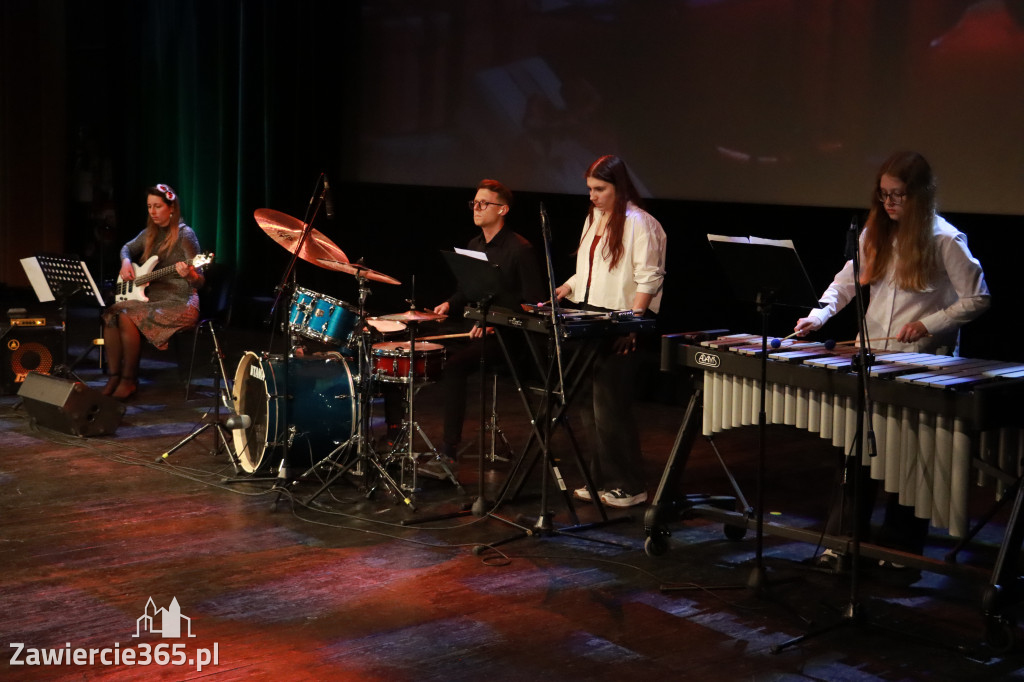 Fotorelacja: Koncert Świąteczny Szkoły Muzycznej i SP3 w MOK Zawiercie