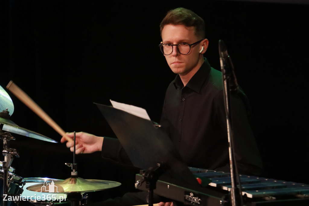 Fotorelacja: Koncert Świąteczny Szkoły Muzycznej i SP3 w MOK Zawiercie