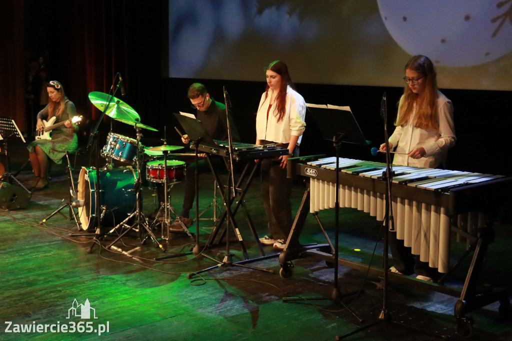 Fotorelacja: Koncert Świąteczny Szkoły Muzycznej i SP3 w MOK Zawiercie