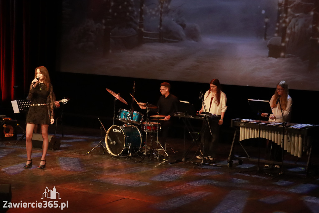 Fotorelacja: Koncert Świąteczny Szkoły Muzycznej i SP3 w MOK Zawiercie
